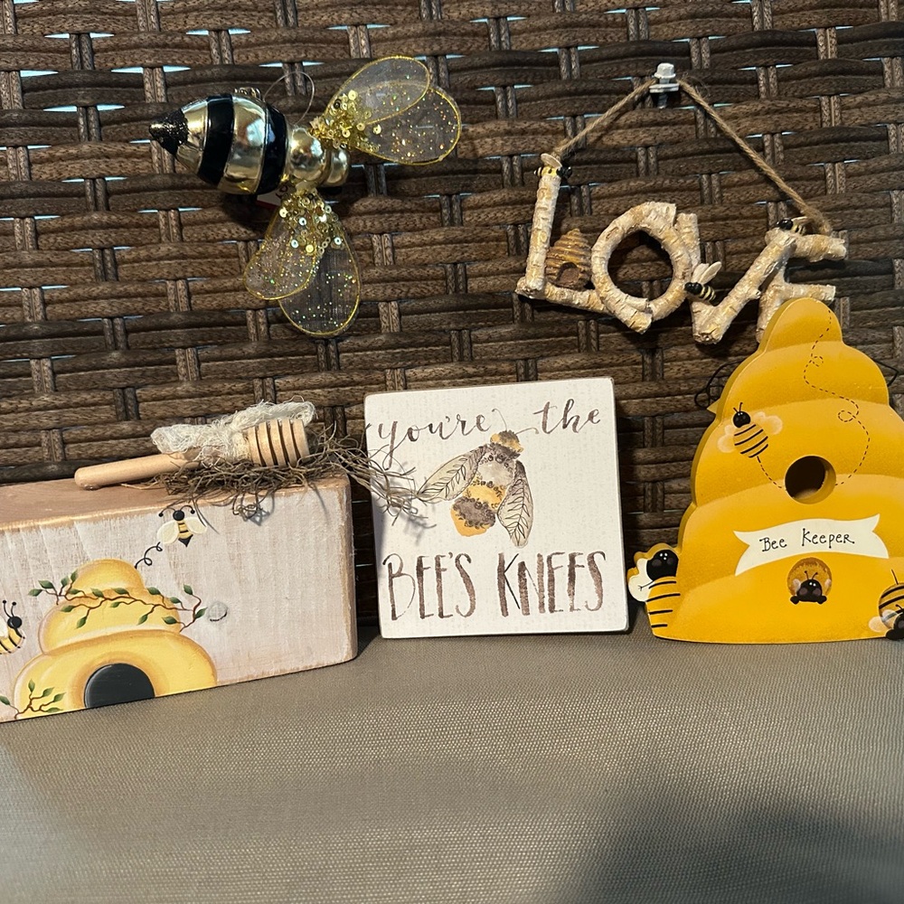 Bee-Themed Home Decor Set
